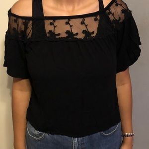 I’m selling a Forever 21 off the shoulder shirt